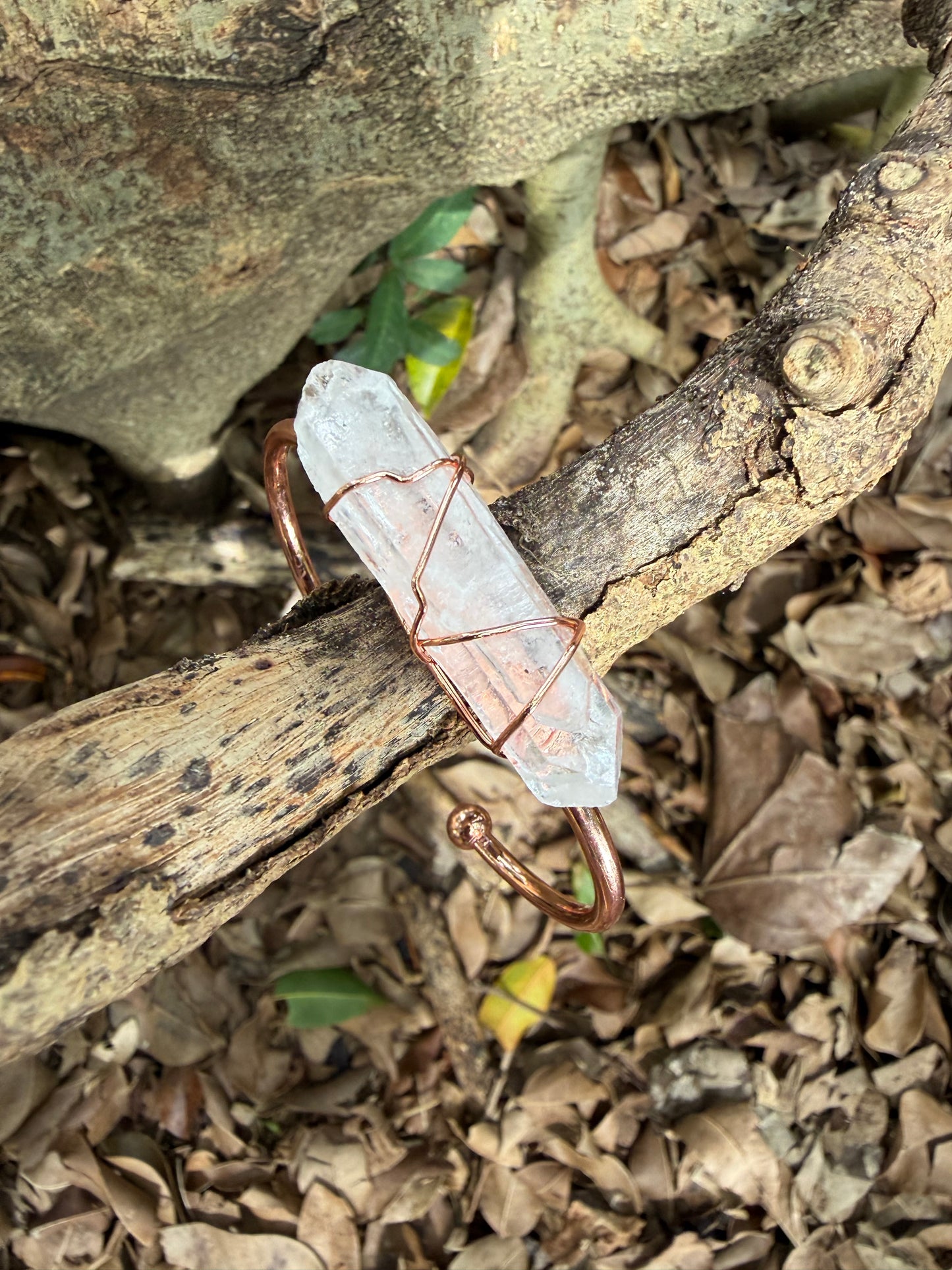 Crystal Cuff ✨ Clear Quartz ✨ Rose Gold