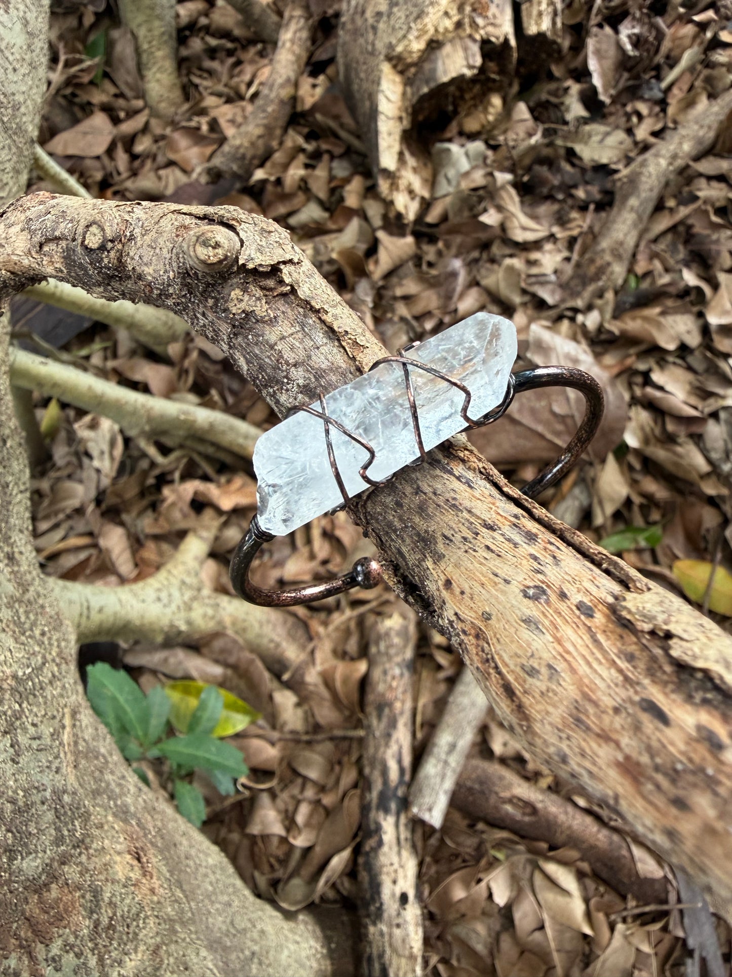 Crystal Cuff ✨ Clear Quartz ✨ Antique Bronze