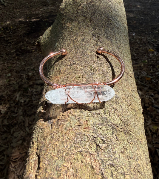Crystal Cuff ✨ Clear Quartz ✨ Rose Gold
